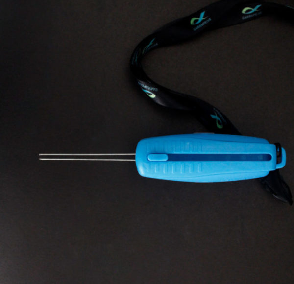 baiting tool with elastic thread dispenser